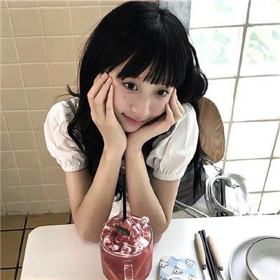 红唇相吻